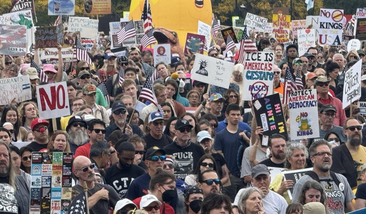“No Kings”: 2.500 cidades de 50 Estados saem à rua contra Donald Trump