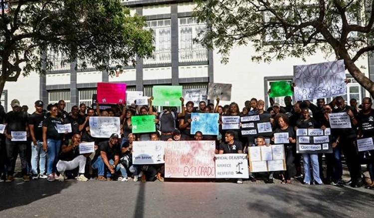Oficiais de Justiça suspendem greve nacional