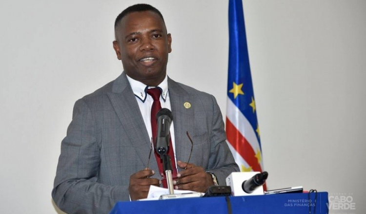 Olavo Correia justifica aumentos de Salários no Banco de Cabo Verde com correção de disfunções