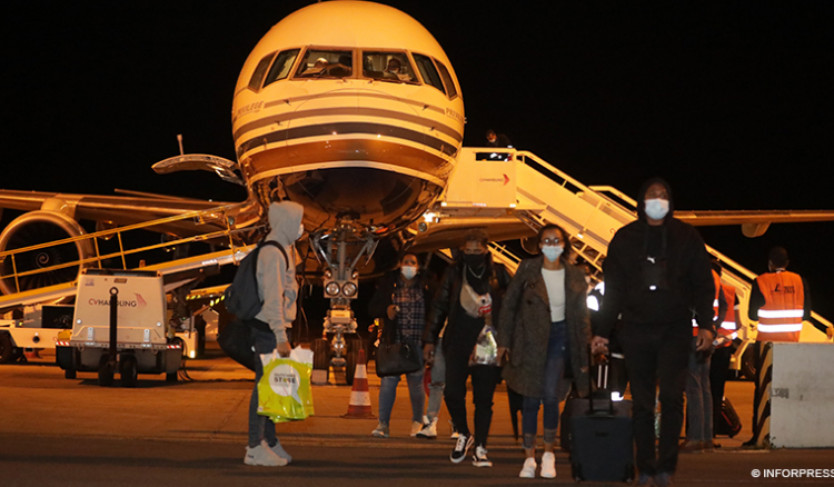 Voos domésticos em Cabo Verde renovam em agosto recorde de passageiros desde a pandemia, dados da AAC