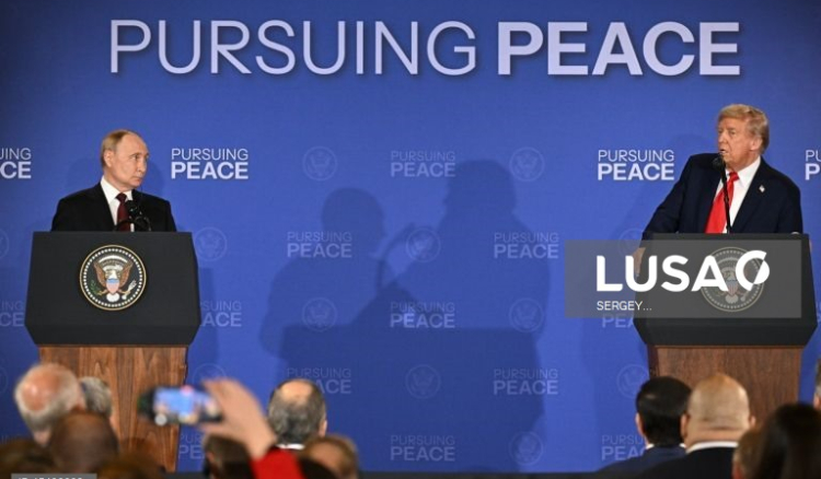 Trump afirma que acordo de paz entre Rússia e Ucrânia depende agora de Zelensky