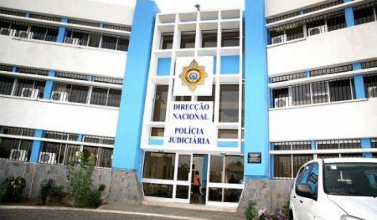 Ministra manda reintegrar Inspector da PJ detido por suspeita de colaboração com o narcotráfico. Sindicato da classe acusa director da Judiciária de “inverdades”, “birra” e "perseguição"