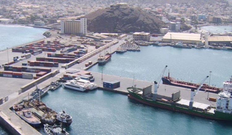 Enapor nega que cargueiros abastecidos em São Vicente tinham Israel como destino. Mas não nega armas a bordo