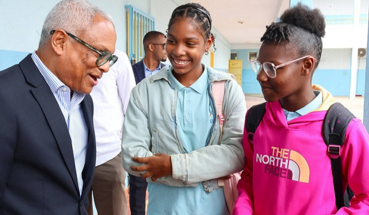 No rescaldo da visita ao Sal, PR alerta para abandono escolar