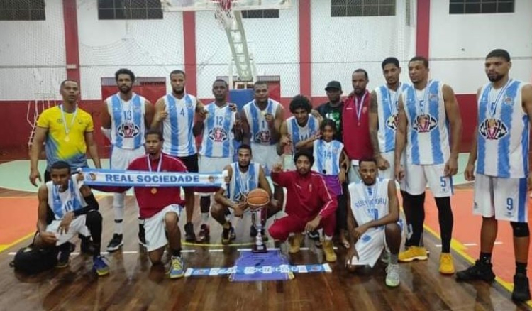 Basquetebol/Campeonato CV: Real Sociedade vence (57-56) AD Barraca e sagra-se campeã de Cabo Verde