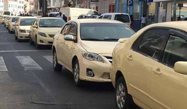 T&aacute;xis passam a ter c&acirc;meras digitais, bot&atilde;o de emerg&ecirc;ncia, tax&iacute;metros e geolocaliza&ccedil;&atilde;o