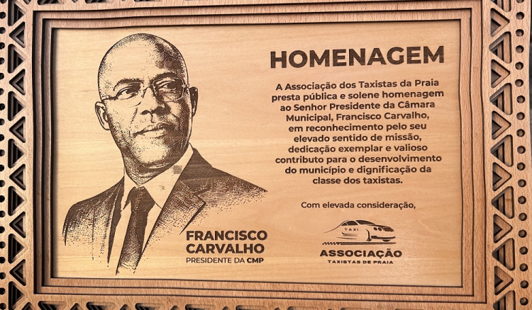 Taxistas da cidade da Praia homenageiam Francisco Carvalho