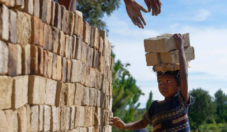 Trabalho infantil atinge 5.000 crianças em Cabo Verde. Mais de metade em condições perigosas, diz estudo
