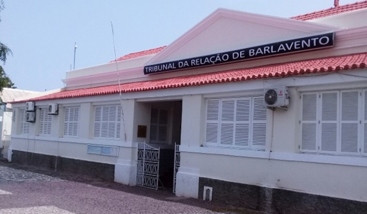 Cabo Verde extradita cidadão russo detido em São Vicente por mandado da Interpol   