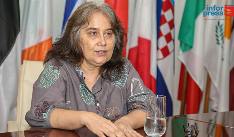 Embaixadora da União Europeia destaca reforço da parceria com Cabo Verde e investimentos estratégicos