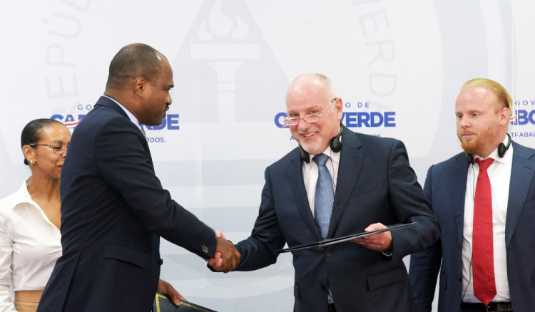 Cidad&atilde;os mobilizam-se para bloquear venda da CV Handling