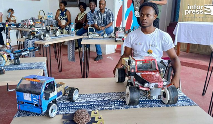 Santa Cruz: Projecto “Nha Arti na Nha Txon” promove exposição LatArti do artesão Zé di Gina