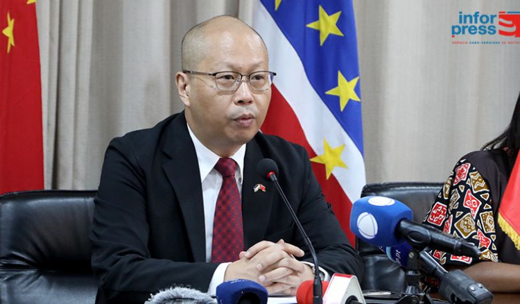 Embaixador da China compromete-se com refor&ccedil;o da parceria estrat&eacute;gica com Cabo Verde