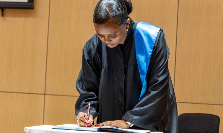 Nova reitora da Uni-CV tomou posse no Dia da Mulher Cabo-verdiana