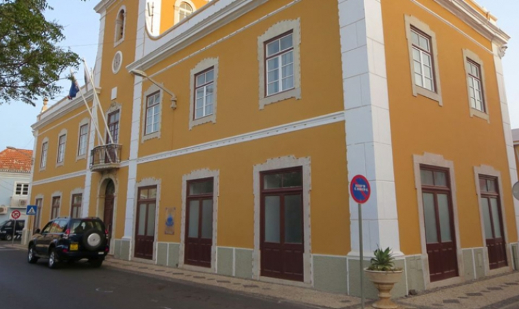 &Eacute; falso que contas da C&acirc;mara da Praia estejam bloqueadas