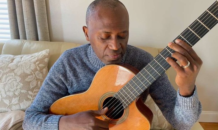 Calu di Guida, o m&uacute;sico e compositor que traz a terra dentro de si