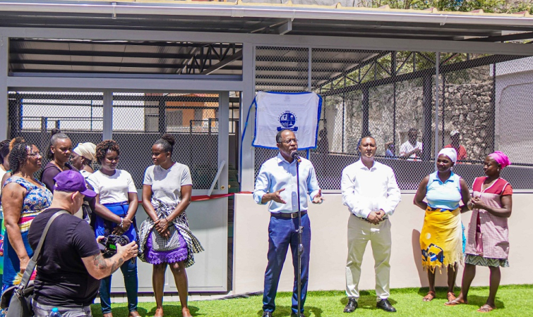 Praia: Novo Mercado do Paiol releva import&acirc;ncia do setor informal na economia local