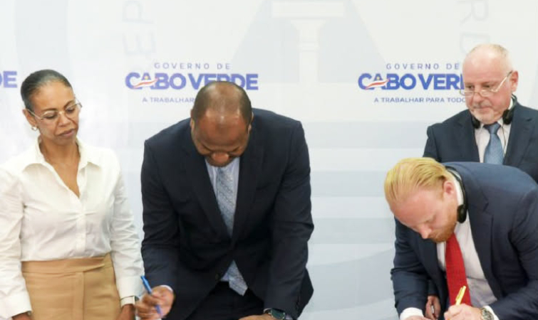 As duas caras de Olavo Correia