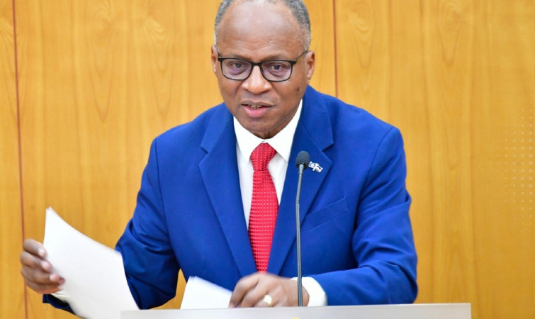 Ulisses retoma argumento das crises para louvar sua lideran&ccedil;a no Governo