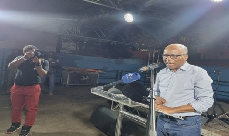 Ulisses desloca-se aos EUA em a&ccedil;&atilde;o de campanha &agrave; custa do er&aacute;rio p&uacute;blico