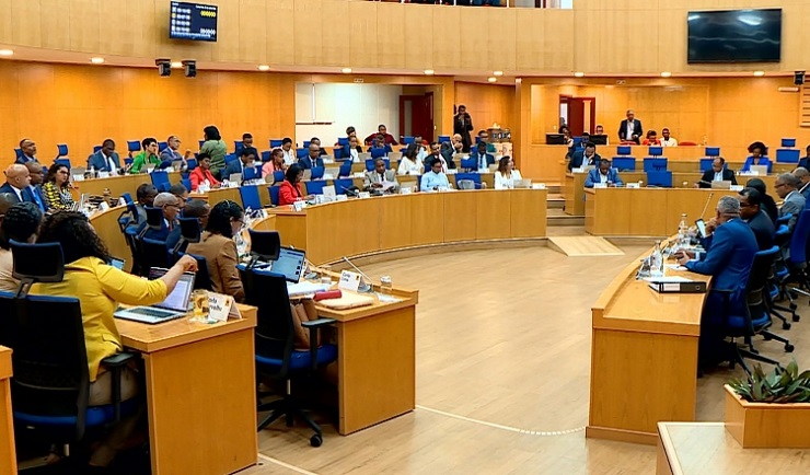 MpD quis impor ordem do dia &agrave;s oposi&ccedil;&otilde;es, mas n&atilde;o tinha maioria