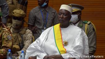 Mali: Presidente e primeiro-ministro detidos por militares