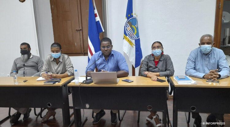São Vicente: Vereadores da UCID e do PAICV deliberam sem presença do presidente da câmara