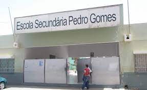 Professor da Escola Pedro Gomes não recebe há mais de ano