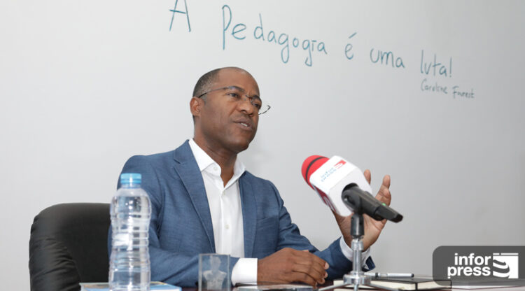 Francisco Carvalho promete medidas para breve em relação às fossas em Achada Grande Trás