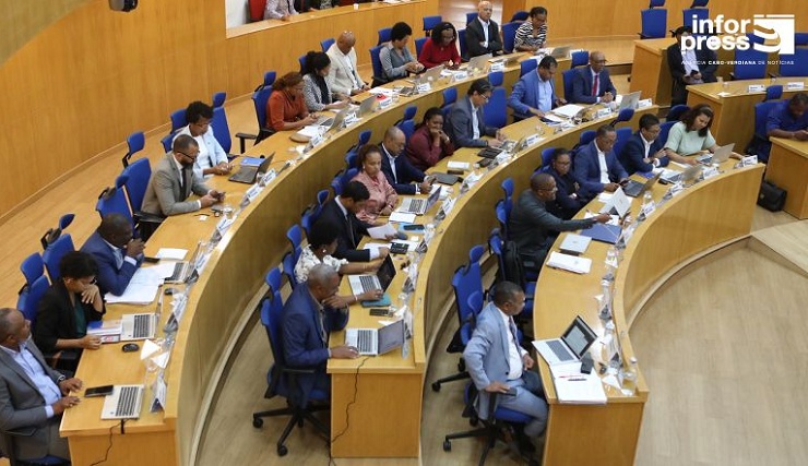 Parlamento: MpD chumba cria&ccedil;&atilde;o da Ordem dos Economistas