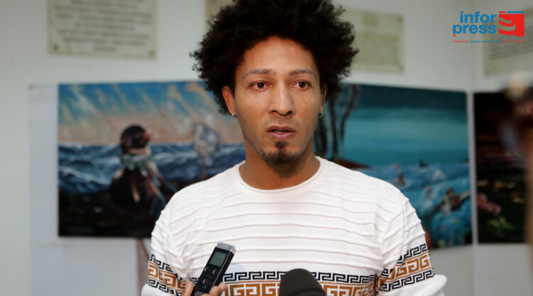 Artista plástico Joaquim Semedo celebra 15 anos de carreira com exposição “Nos mar nos sustentu”