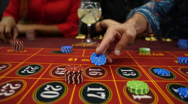 Receita bruta de jogos de casino aumenta em 50% em 2022 e cifra em mais 1,5 milhões de euros