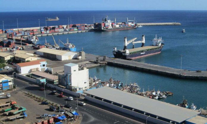 Pre&ccedil;os das exporta&ccedil;&otilde;es e das importa&ccedil;&otilde;es caem em Cabo Verde