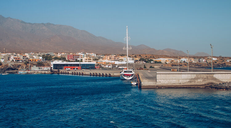 Colisão entre duas embarcações de pesca em Santo Antão provoca a morte de um tripulante